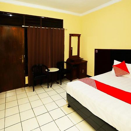 Oyo 93136 Hotel Santo Djaya 2 Богор Екстер'єр фото